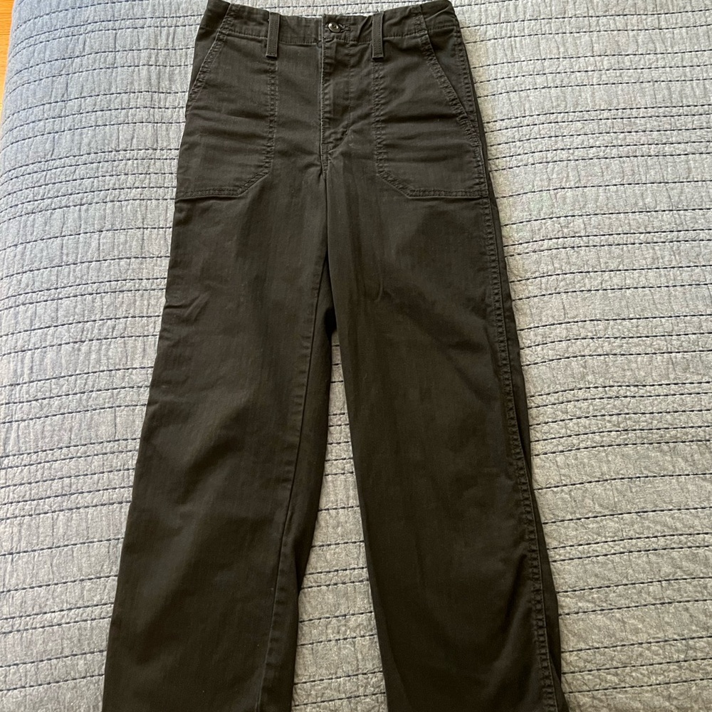 black Levi’s high waisted straight leg pants